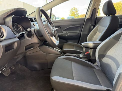 Used 2025 Nissan Versa SV FWD image 26