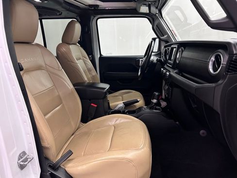 Used 2018 Jeep Wrangler Unlimited Sahara image 22