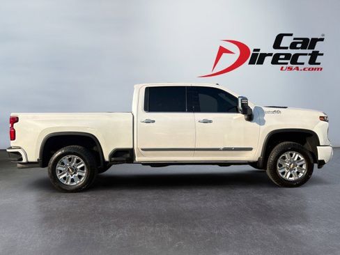 Used 2024 Chevrolet Silverado 2500 High Country w/ High Country Premium Package image 3