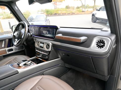 Used 2021 Mercedes-Benz G 550 image 54
