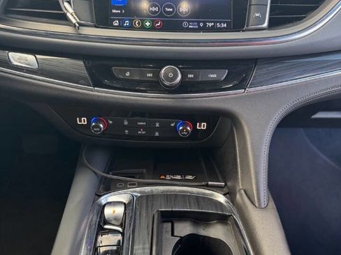 Used 2023 Buick Enclave Essence image 25