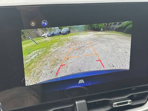Used 2025 Chevrolet Equinox LT FWD image 24