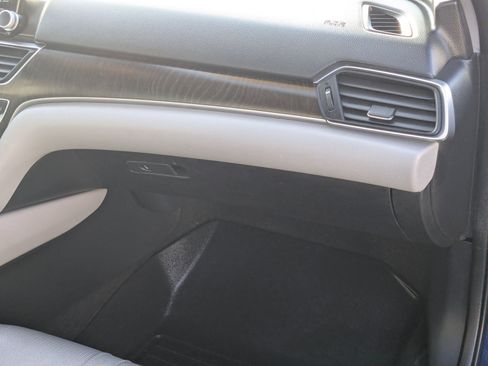Used 2019 Honda Accord EX image 20