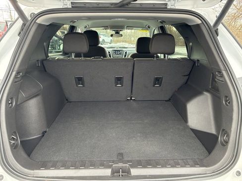Used 2024 Chevrolet Equinox LT image 32