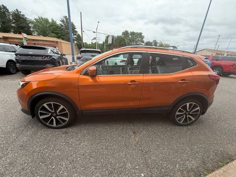Used 2017 Nissan Rogue Sport SL w/ SL Premium Package AWD/4WD image 4