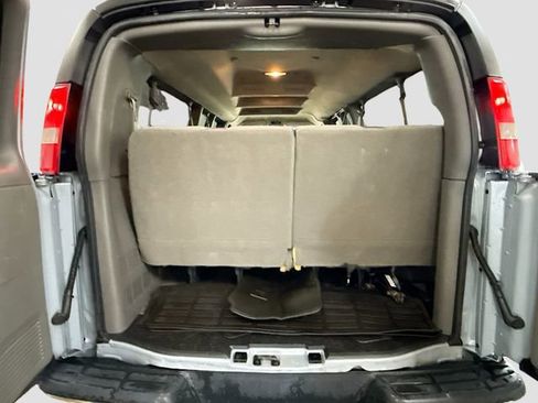 Used 2016 Chevrolet Express 3500 LT w/ LT Preferred Equipment Group image 22