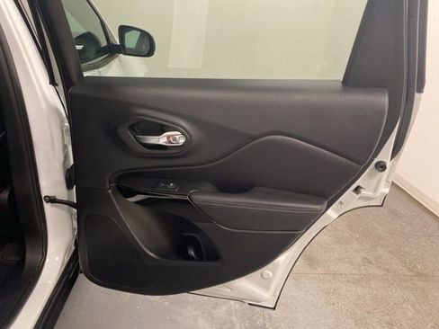 Used 2023 Jeep Cherokee Altitude Lux w/ Lux Elite Package image 31