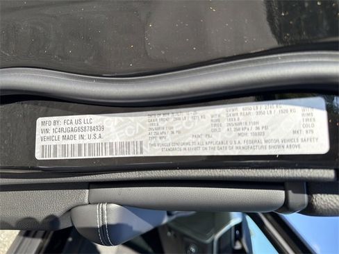 New 2025 Jeep Grand Cherokee Laredo X w/ Luxury Tech Group I image 34