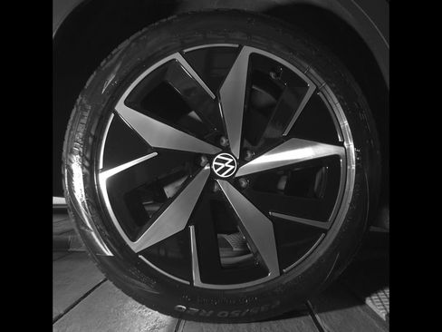 Used 2023 Volkswagen ID.4 Pro S AWD/4WD image 12