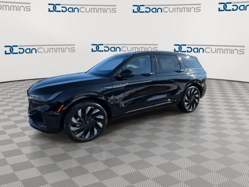 New 2026 Lincoln Nautilus Reserve w/ Jet Appearance Package image 4