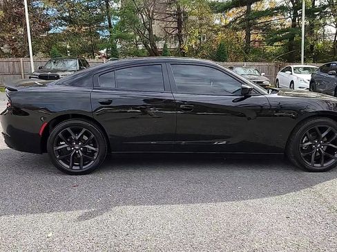 Used 2022 Dodge Charger SXT w/ Blacktop Package image 9