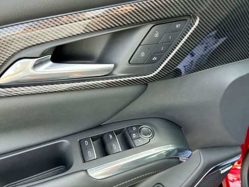 Used 2025 Chevrolet Traverse High Country w/ LPO, Floor Liner Package FWD image 23