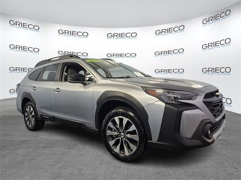 Used 2025 Subaru Outback Limited image 1