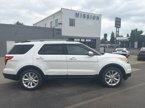 Used 2014 Ford Explorer Limited w/ Equipment Group 302A AWD/4WD image 8