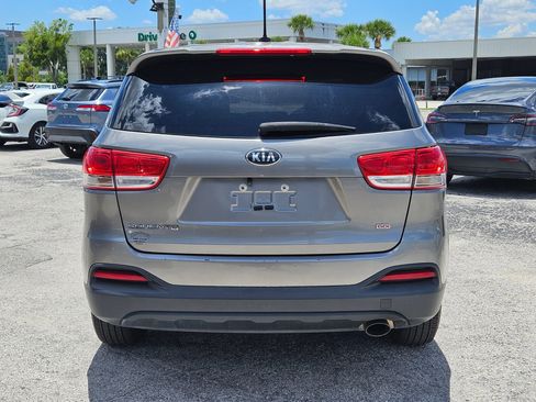 Used 2017 Kia Sorento L FWD image 8