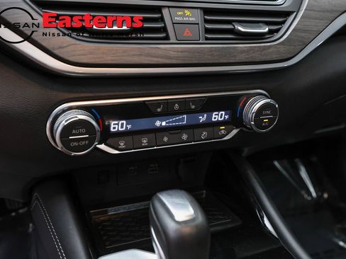 Used 2024 Nissan Altima 2.5 SL AWD/4WD image 19