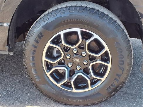 Used 2022 Ford F150 XLT w/ Equipment Group 302A High AWD/4WD image 9