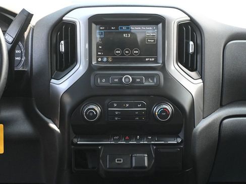 Used 2019 Chevrolet Silverado 1500 Custom w/ Custom Convenience Package RWD image 11