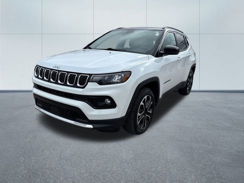 Used 2023 Jeep Compass Limited image 2