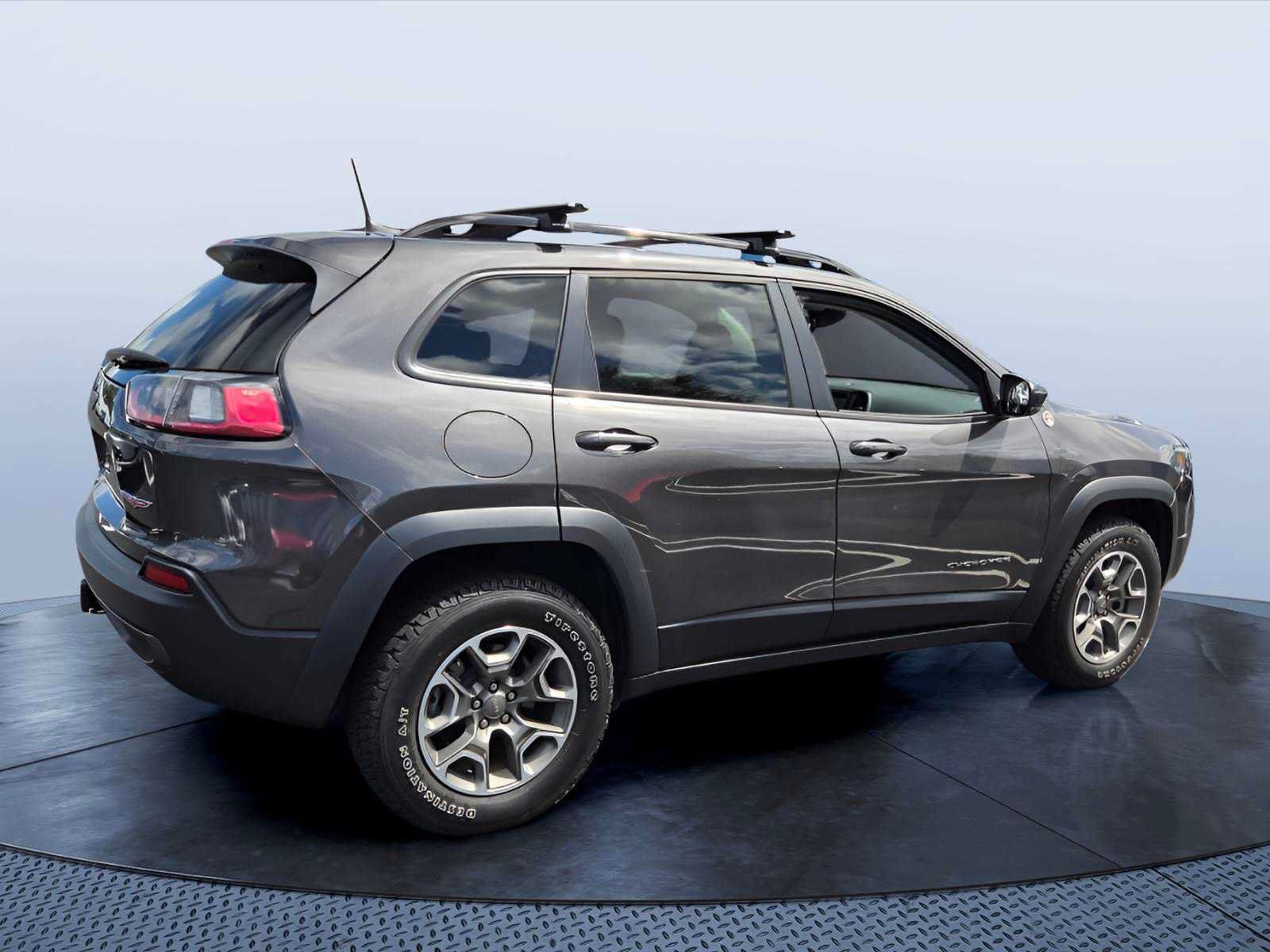Used 2022 Jeep Cherokee Trailhawk w/ Sun, Sound & Nav Group AWD/4WD image 3
