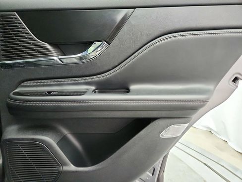 Used 2022 Lincoln Corsair AWD w/ Premium Package image 33