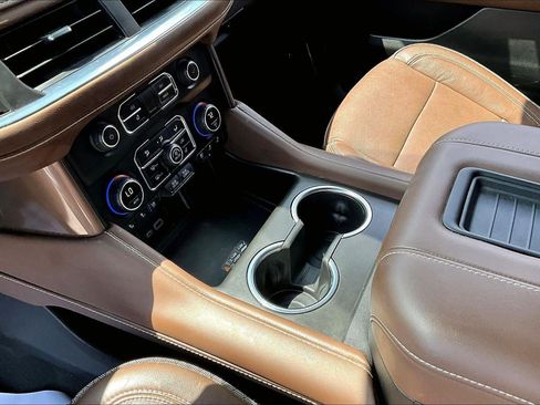 Used 2024 Chevrolet Suburban High Country w/ Advanced Technology Package AWD/4WD image 16