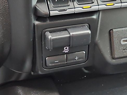 Used 2019 GMC Sierra 1500 AT4 w/ AT4 Premium Package image 23