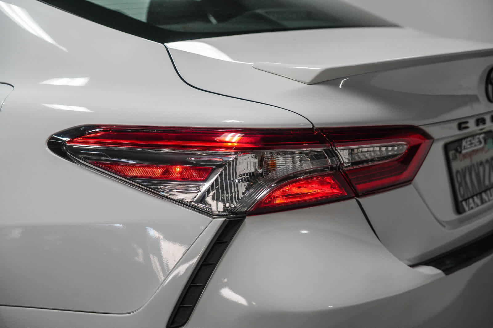 Used 2019 Toyota Camry SE w/ Carpet Mat Package FWD image 12