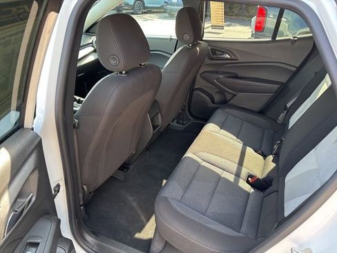 Used 2024 Chevrolet Trax LS w/ LS Convenience Package image 12