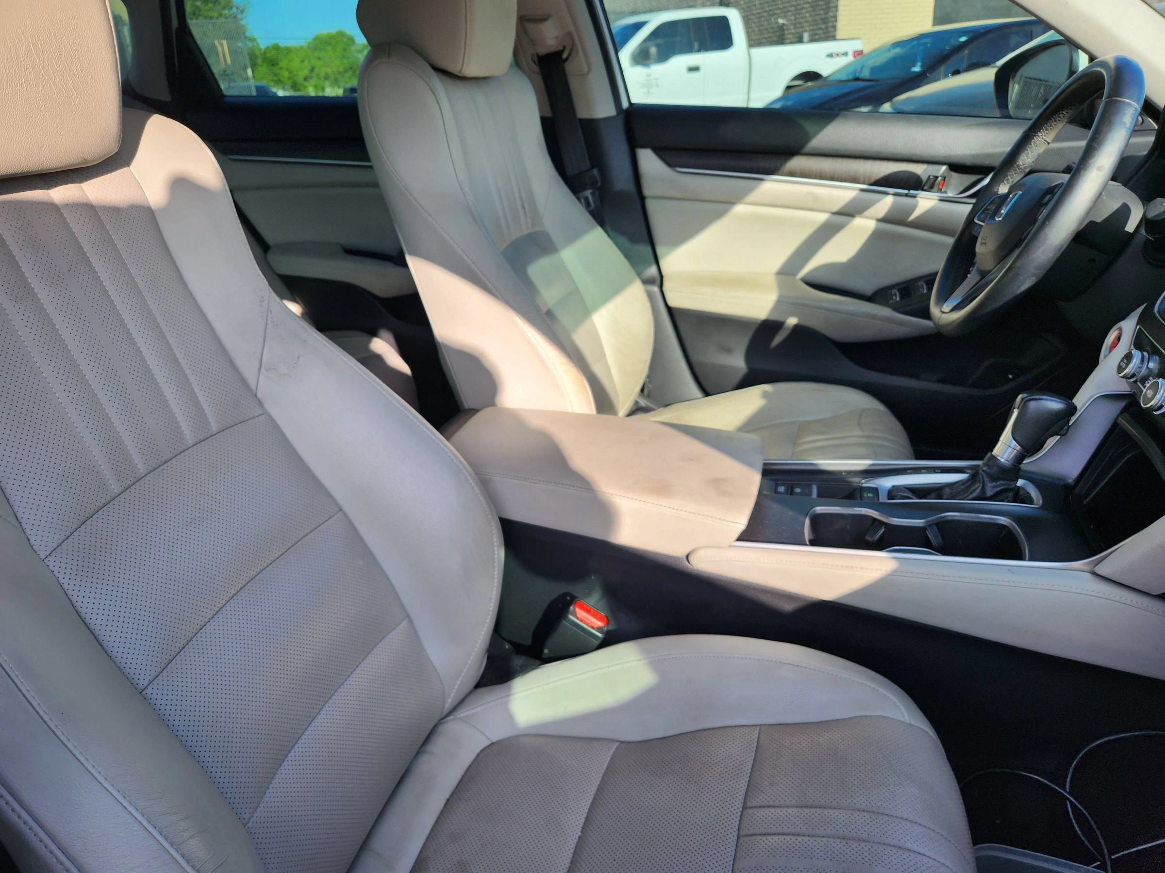 Used 2018 Honda Accord EX-L image 16