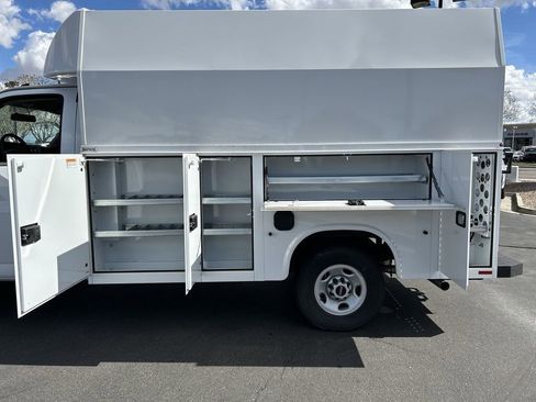 New 2025 GMC Savana 3500 w/ Power Convenience Package RWD image 24