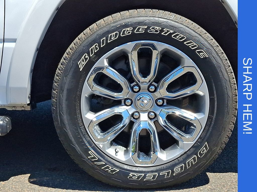 Used 2022 RAM 1500 Laramie AWD/4WD image 8