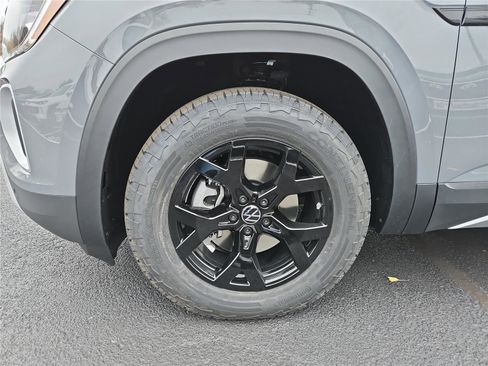 New 2026 Volkswagen Atlas Peak Edition image 10