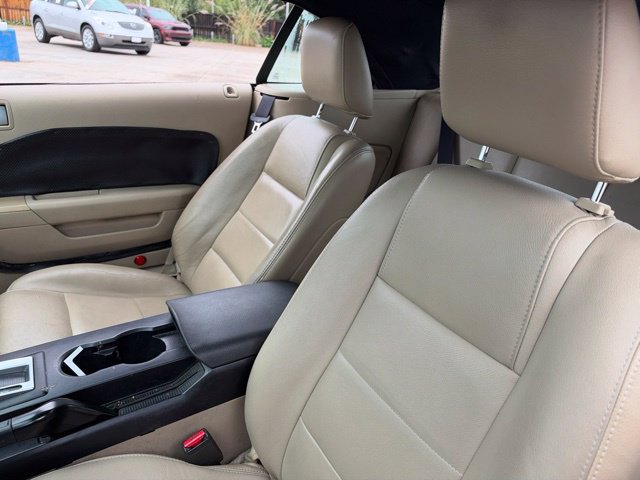Used 2006 Ford Mustang Convertible RWD image 11