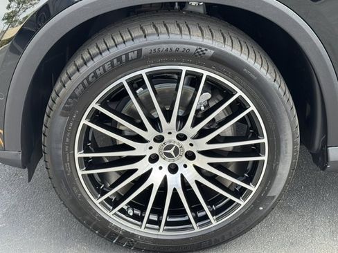 New 2025 Mercedes-Benz GLC 300 4MATIC image 8