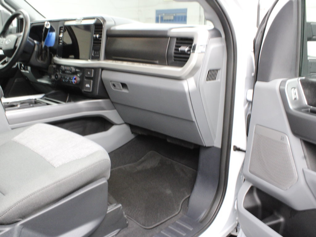 Used 2025 Ford F250 XLT w/ Black Appearance Package AWD/4WD image 43