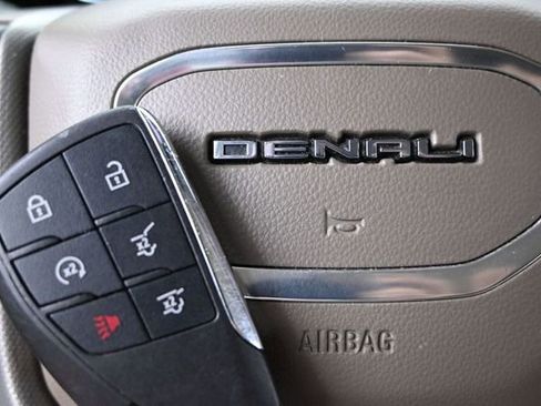 Used 2022 GMC Yukon XL Denali AWD/4WD image 47