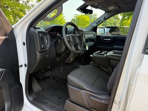 Used 2020 Chevrolet Silverado 1500 Custom Trail Boss w/ Custom Convenience Package AWD/4WD image 12
