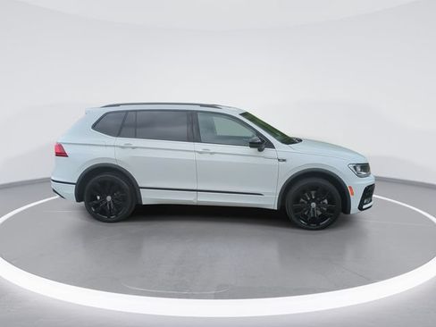 Used 2021 Volkswagen Tiguan SE AWD/4WD image 9