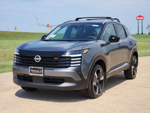 New 2026 Nissan Kicks SR image 7