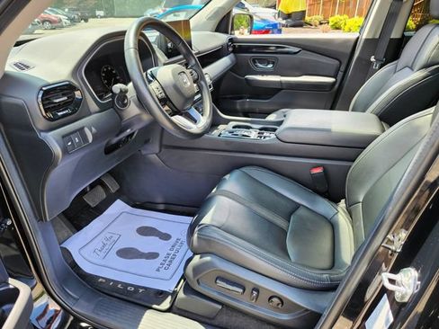 Used 2024 Honda Pilot Touring image 10