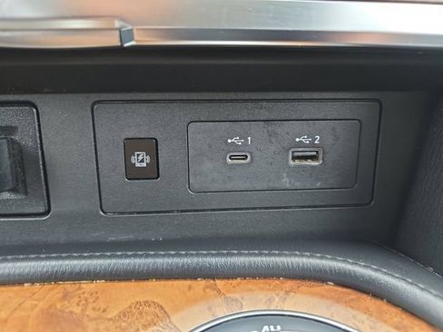 Used 2021 Nissan Armada SL w/ Captain's Chairs Package AWD/4WD image 6