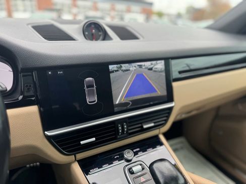 Used 2019 Porsche Cayenne S AWD/4WD image 42