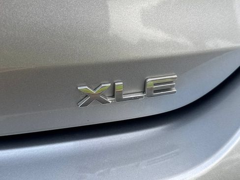 Used 2022 Toyota Highlander XLE FWD image 6