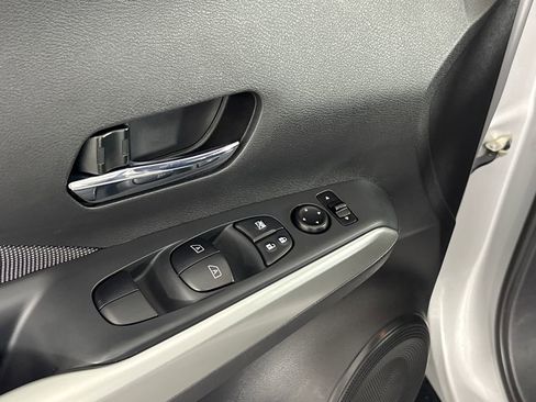 Used 2020 Nissan Kicks SV image 10