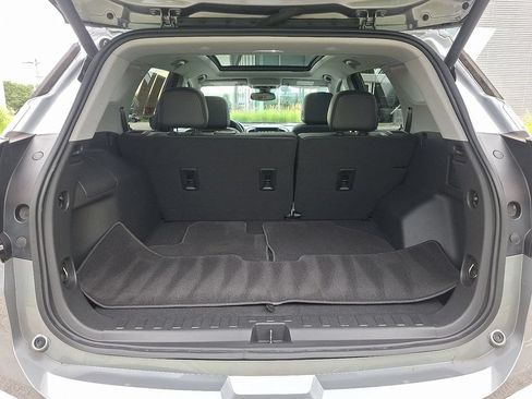 Used 2023 GMC Terrain SLT FWD image 31