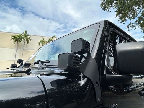 Used 2018 Jeep Wrangler Unlimited Sahara AWD/4WD image 28