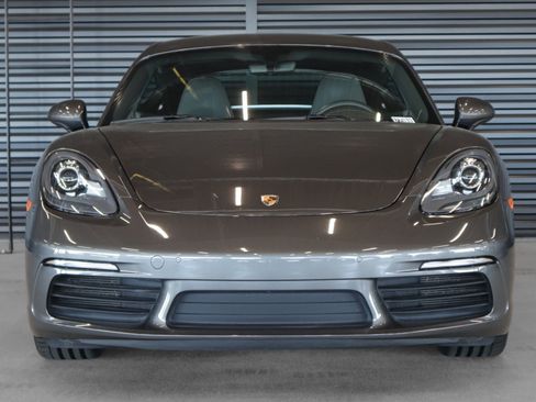 Certified 2018 Porsche 718 Cayman RWD image 8