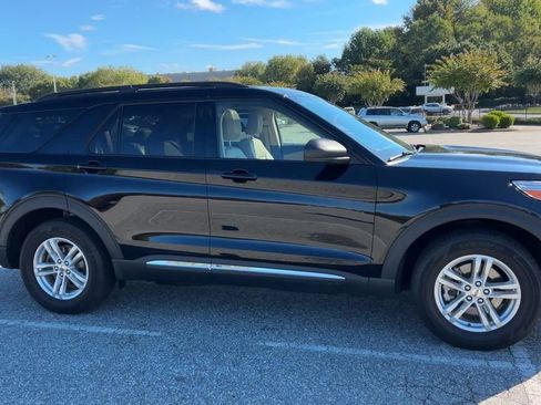 Used 2022 Ford Explorer XLT w/ Equipment Group 202A image 12