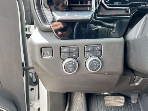 Used 2025 GMC Sierra 1500 Elevation w/ Elevation Premium Package AWD/4WD image 18